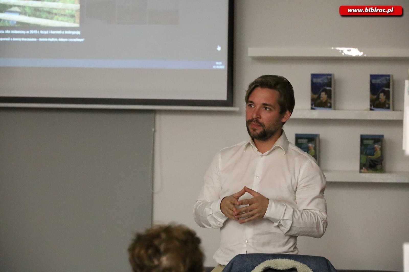 Zdjęcie w galerii na portalu naszraciborz.pl: Tomasz Grzywaczewski opowiedział w bibliotece o dawnych granicach i współczesnych konfliktach wiadomości z regionu