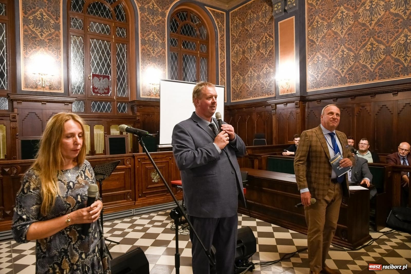 Zdjęcie w galerii na portalu naszraciborz.pl: W sali rozpraw dawnego sądu zainaugurowano historyczny workshop [FOTO i WIDEO] wiadomości z regionu