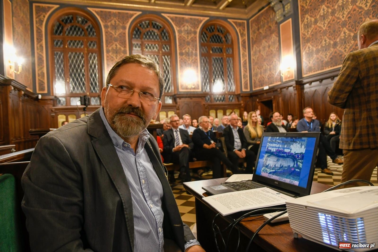 Zdjęcie w galerii na portalu naszraciborz.pl: W sali rozpraw dawnego sądu zainaugurowano historyczny workshop [FOTO i WIDEO] wiadomości z regionu