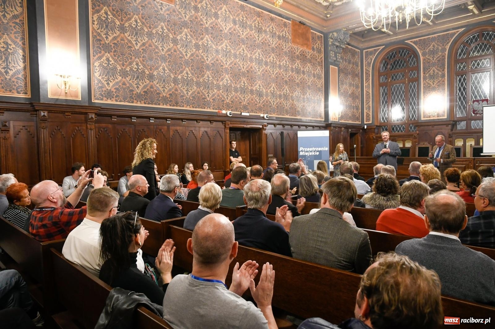 Zdjęcie w galerii na portalu naszraciborz.pl: W sali rozpraw dawnego sądu zainaugurowano historyczny workshop [FOTO i WIDEO] wiadomości z regionu