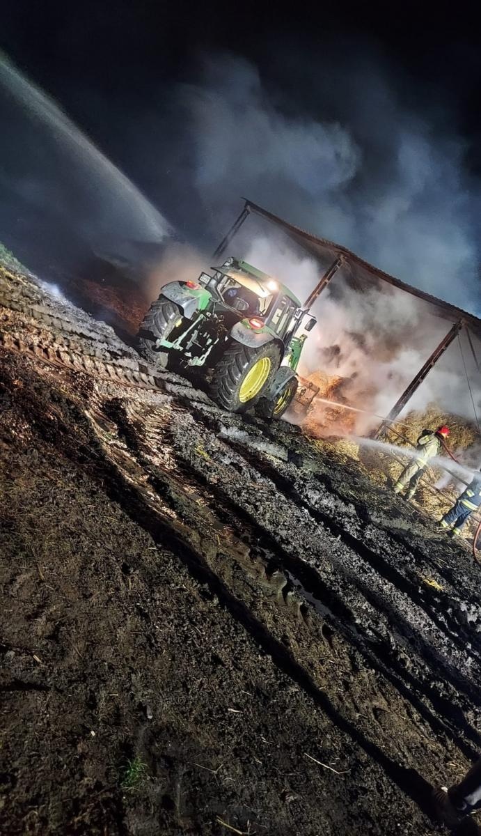 Zdjęcie w galerii na portalu naszraciborz.pl: Ogromny pożar niedaleko Raciborza. 100 tys. zł strat wiadomości z regionu