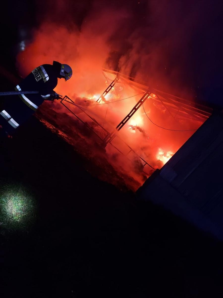 Zdjęcie w galerii na portalu naszraciborz.pl: Ogromny pożar niedaleko Raciborza. 100 tys. zł strat wiadomości z regionu