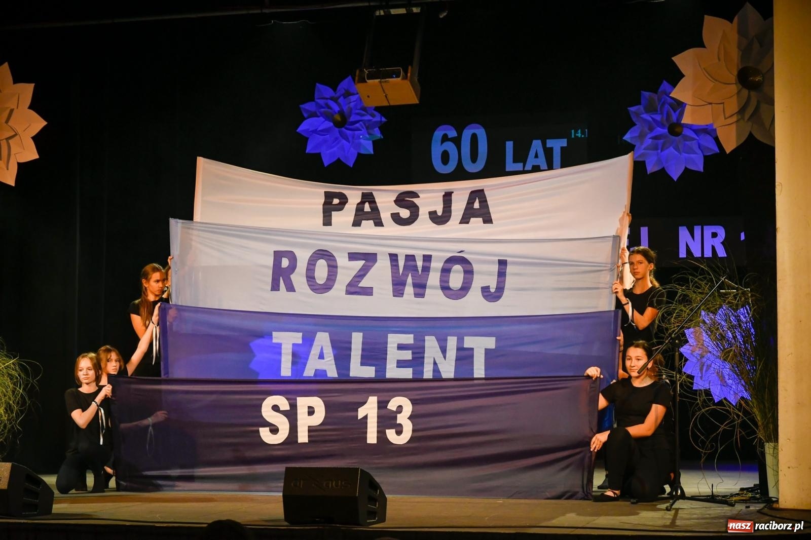 Zdjęcie w galerii na portalu naszraciborz.pl: Miejskie obchody Dnia Edukacji Narodowej i 60. urodziny SP 13 [FOTO i WIDEO] wiadomości z regionu