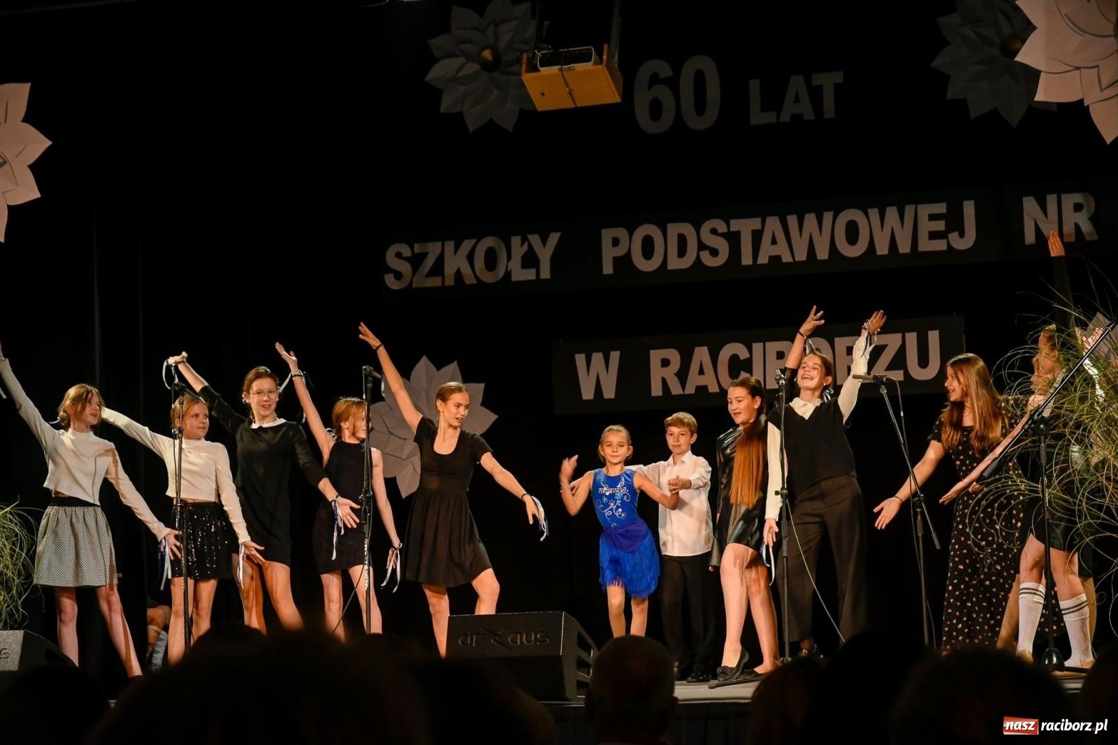 Zdjęcie w galerii na portalu naszraciborz.pl: Miejskie obchody Dnia Edukacji Narodowej i 60. urodziny SP 13 [FOTO i WIDEO] wiadomości z regionu