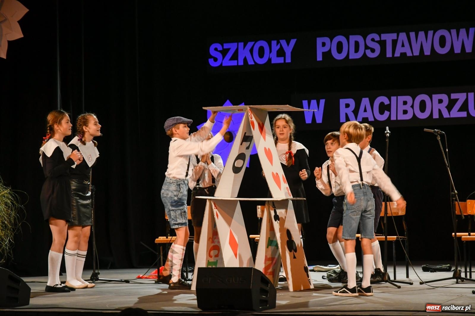 Zdjęcie w galerii na portalu naszraciborz.pl: Miejskie obchody Dnia Edukacji Narodowej i 60. urodziny SP 13 [FOTO i WIDEO] wiadomości z regionu