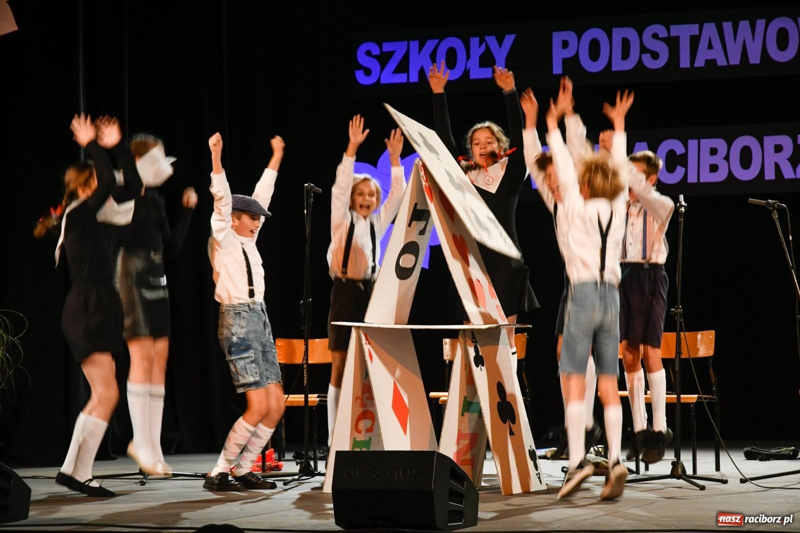 Zdjęcie w galerii na portalu naszraciborz.pl: Miejskie obchody Dnia Edukacji Narodowej i 60. urodziny SP 13 [FOTO i WIDEO] wiadomości z regionu