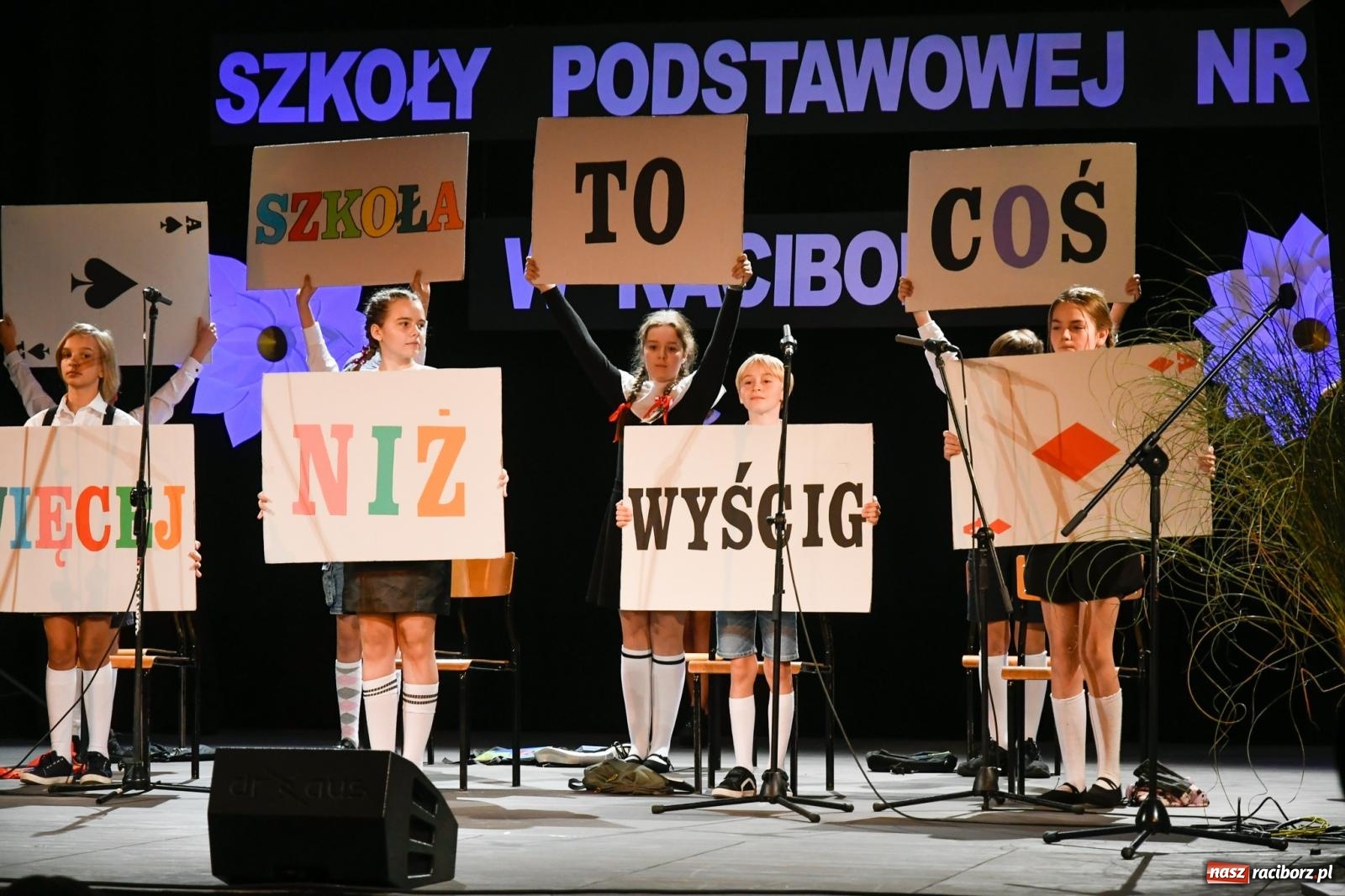 Zdjęcie w galerii na portalu naszraciborz.pl: Miejskie obchody Dnia Edukacji Narodowej i 60. urodziny SP 13 [FOTO i WIDEO] wiadomości z regionu