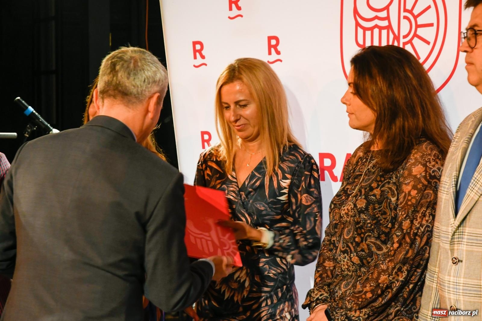 Zdjęcie w galerii na portalu naszraciborz.pl: Miejskie obchody Dnia Edukacji Narodowej i 60. urodziny SP 13 [FOTO i WIDEO] wiadomości z regionu