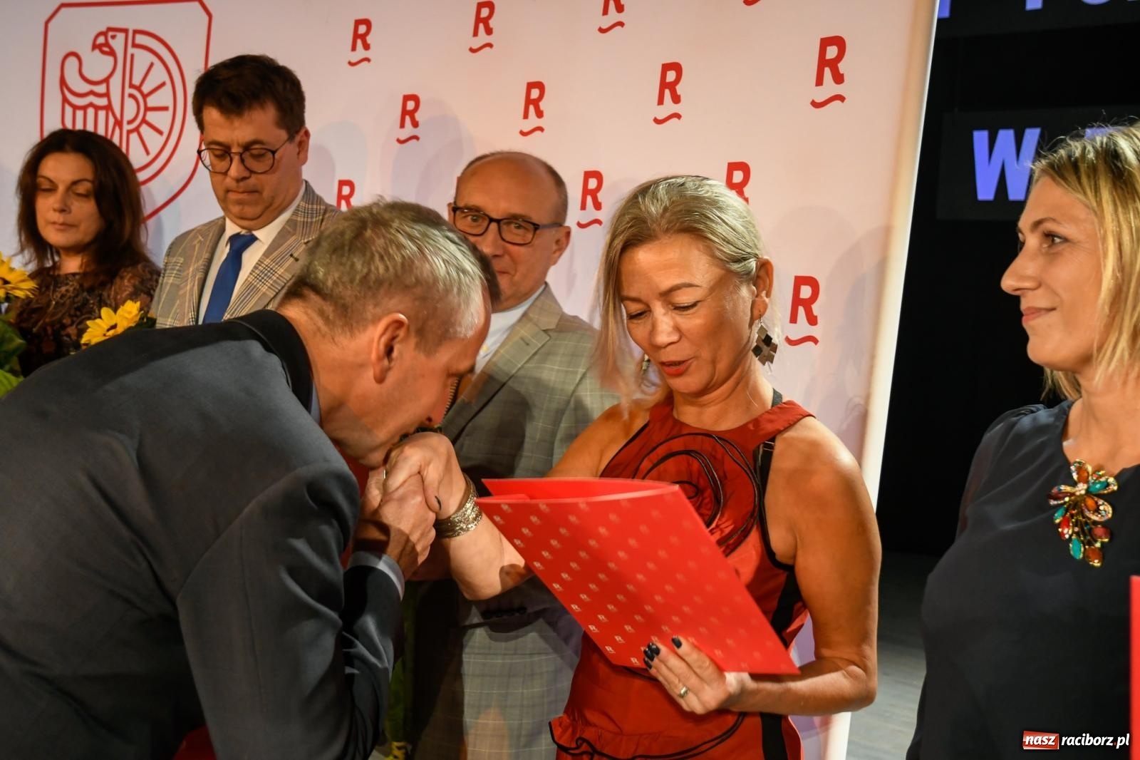 Zdjęcie w galerii na portalu naszraciborz.pl: Miejskie obchody Dnia Edukacji Narodowej i 60. urodziny SP 13 [FOTO i WIDEO] wiadomości z regionu