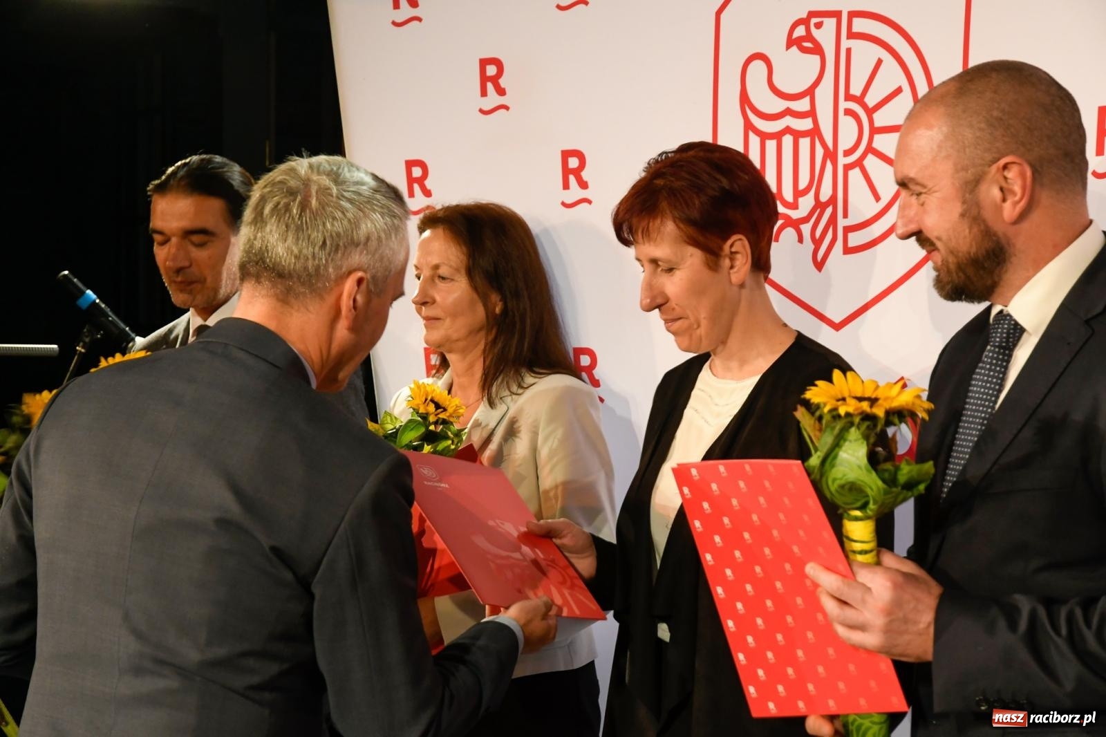 Zdjęcie w galerii na portalu naszraciborz.pl: Miejskie obchody Dnia Edukacji Narodowej i 60. urodziny SP 13 [FOTO i WIDEO] wiadomości z regionu