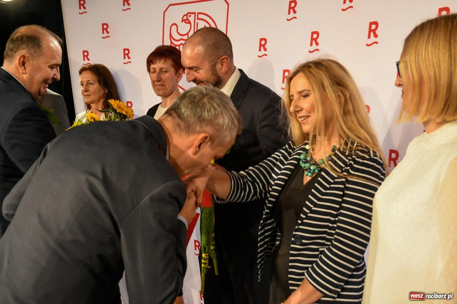 Zdjęcie w galerii na portalu naszraciborz.pl: Miejskie obchody Dnia Edukacji Narodowej i 60. urodziny SP 13 [FOTO i WIDEO] wiadomości z regionu