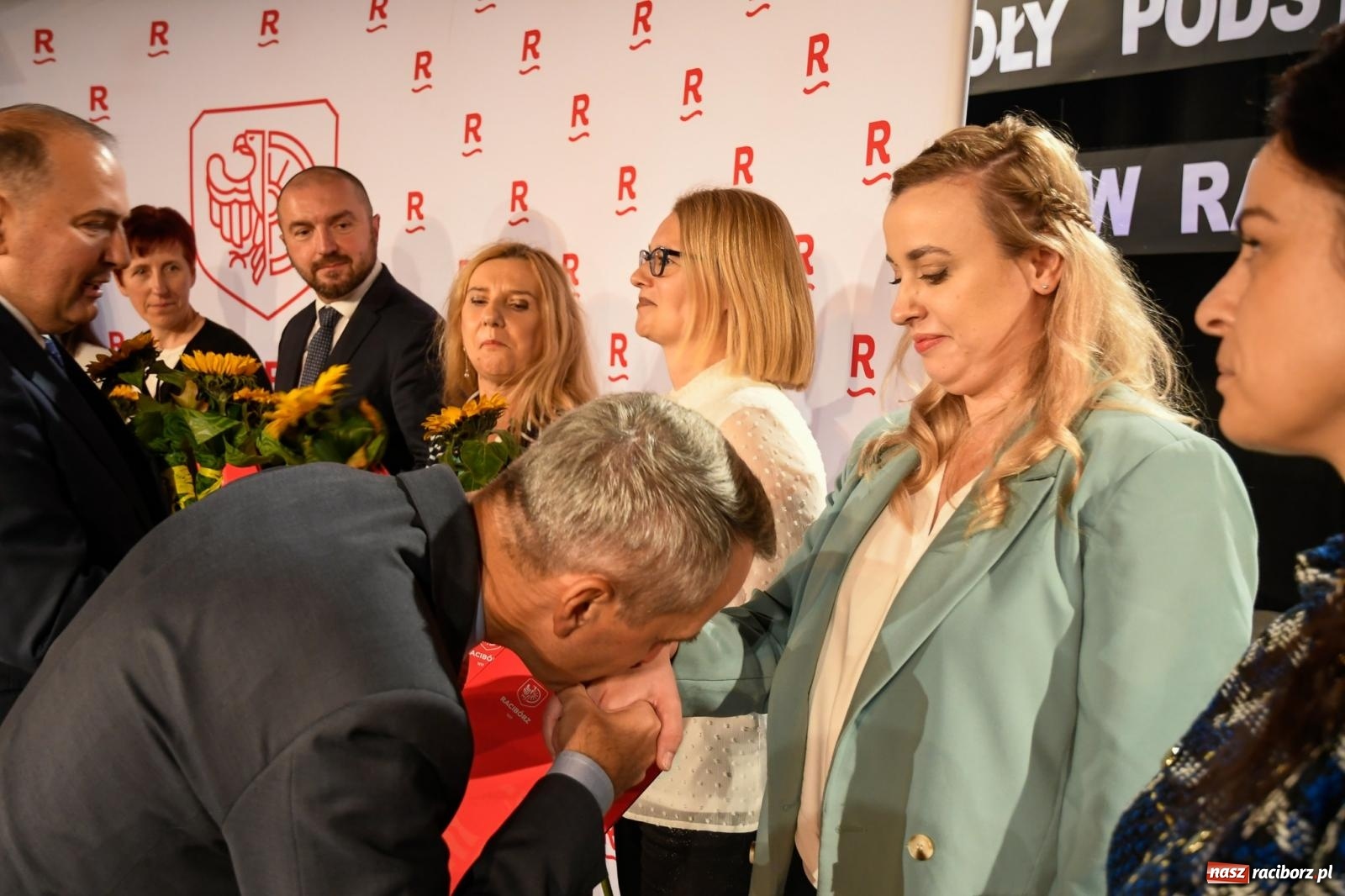 Zdjęcie w galerii na portalu naszraciborz.pl: Miejskie obchody Dnia Edukacji Narodowej i 60. urodziny SP 13 [FOTO i WIDEO] wiadomości z regionu