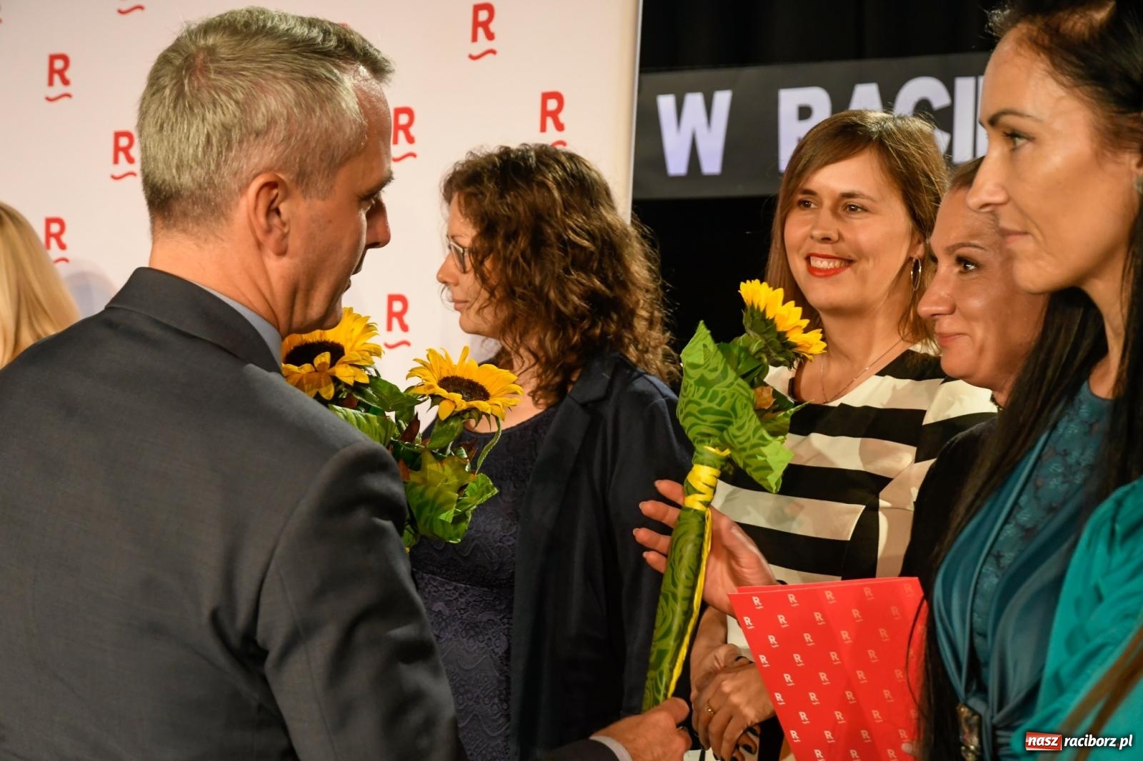 Zdjęcie w galerii na portalu naszraciborz.pl: Miejskie obchody Dnia Edukacji Narodowej i 60. urodziny SP 13 [FOTO i WIDEO] wiadomości z regionu