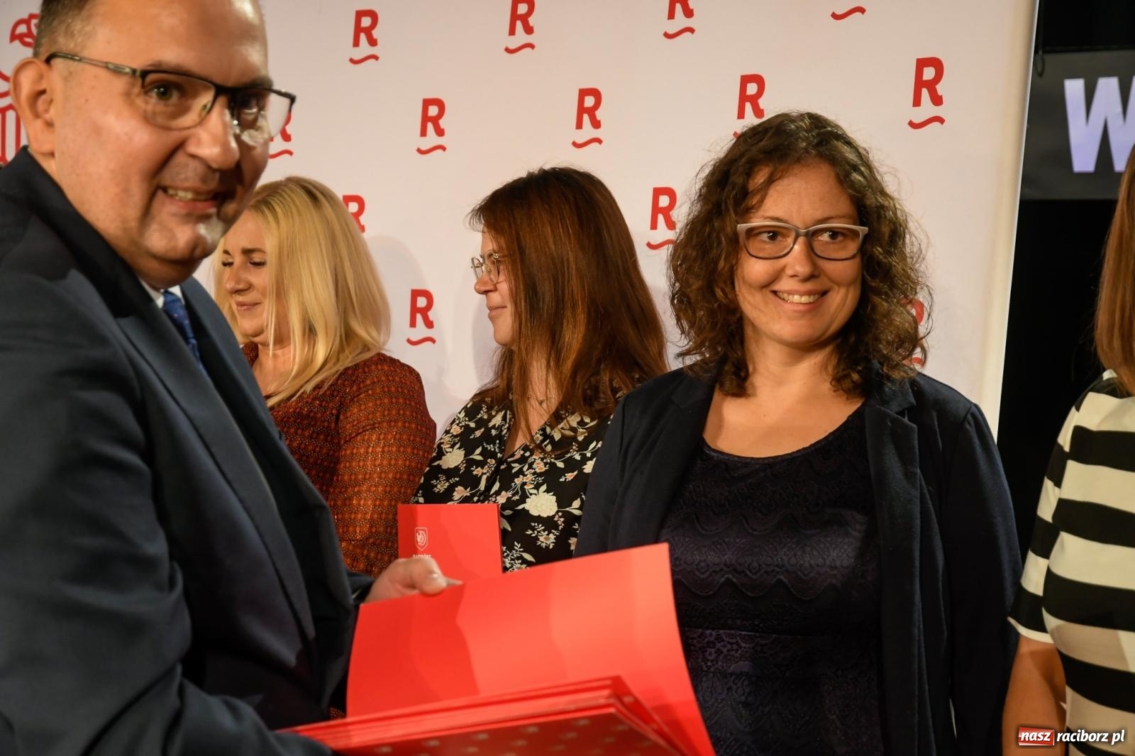 Zdjęcie w galerii na portalu naszraciborz.pl: Miejskie obchody Dnia Edukacji Narodowej i 60. urodziny SP 13 [FOTO i WIDEO] wiadomości z regionu