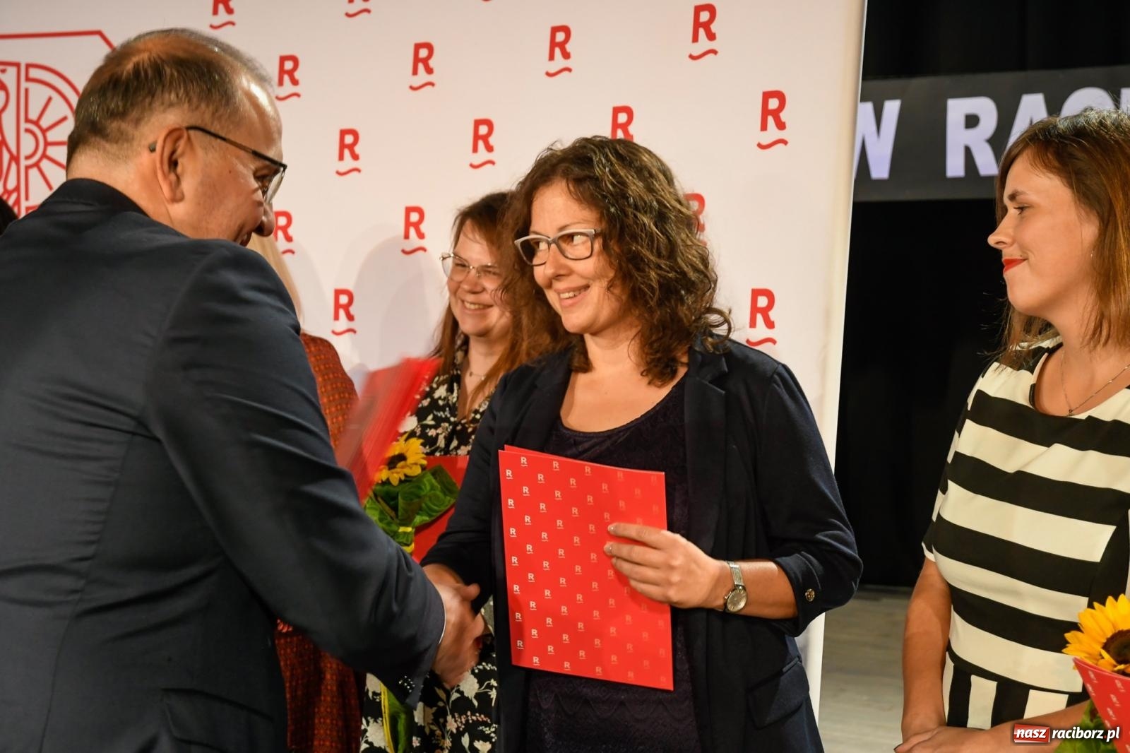 Zdjęcie w galerii na portalu naszraciborz.pl: Miejskie obchody Dnia Edukacji Narodowej i 60. urodziny SP 13 [FOTO i WIDEO] wiadomości z regionu