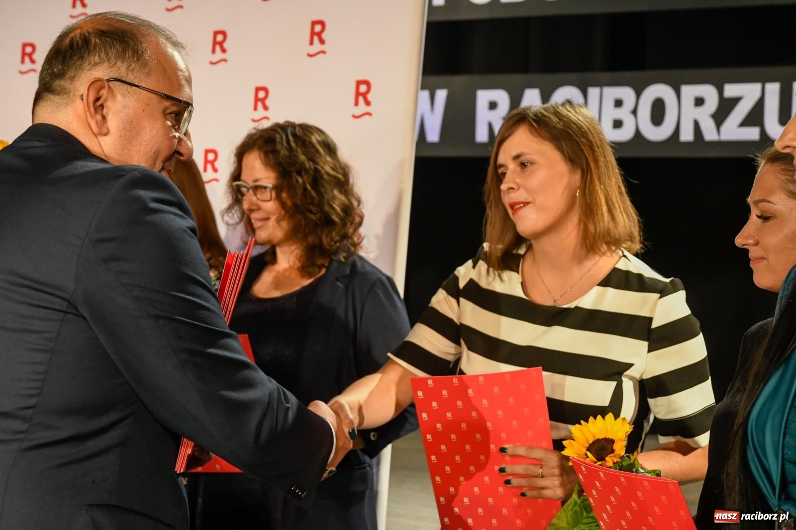 Zdjęcie w galerii na portalu naszraciborz.pl: Miejskie obchody Dnia Edukacji Narodowej i 60. urodziny SP 13 [FOTO i WIDEO] wiadomości z regionu