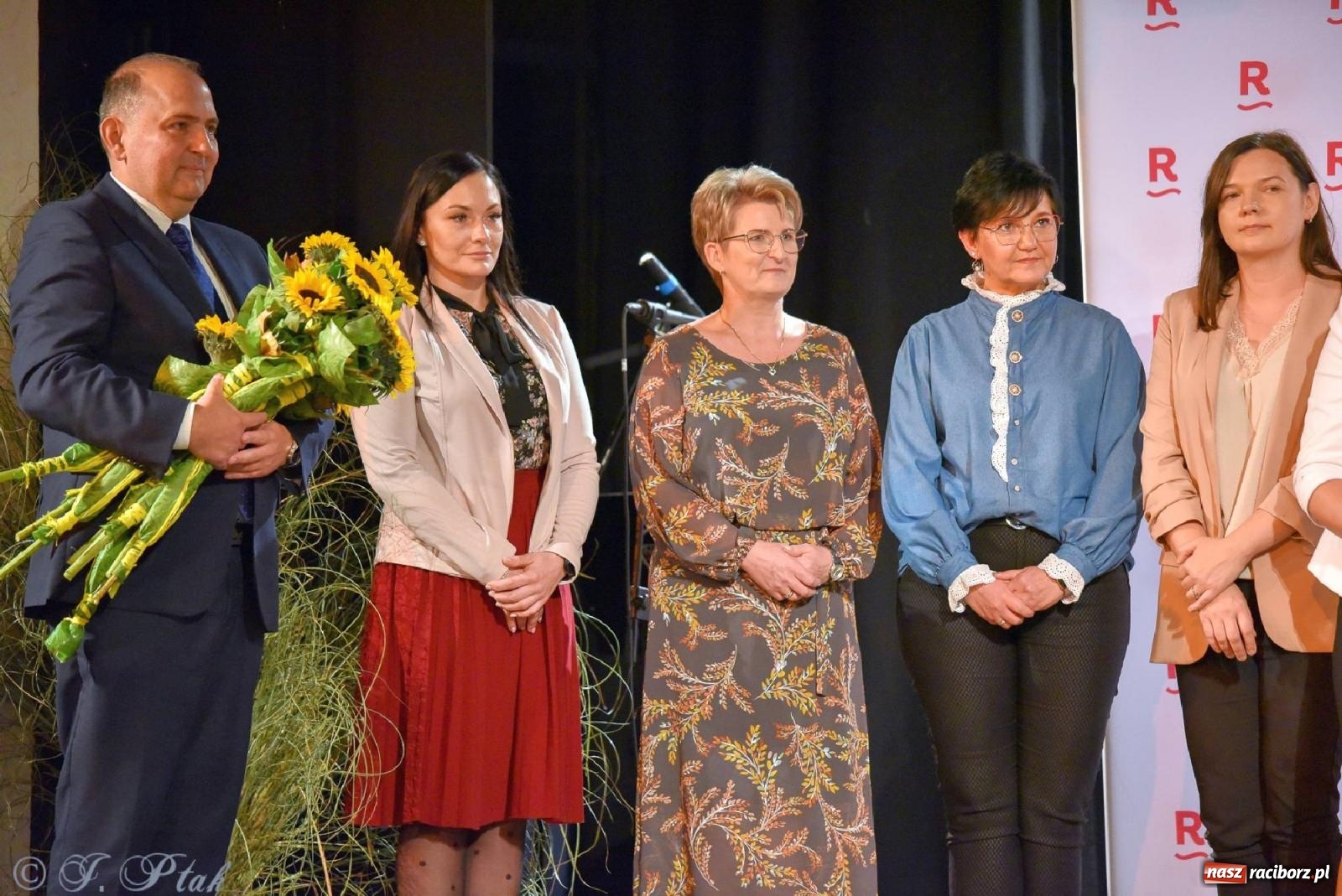 Zdjęcie w galerii na portalu naszraciborz.pl: Miejskie obchody Dnia Edukacji Narodowej i 60. urodziny SP 13 [FOTO i WIDEO] wiadomości z regionu