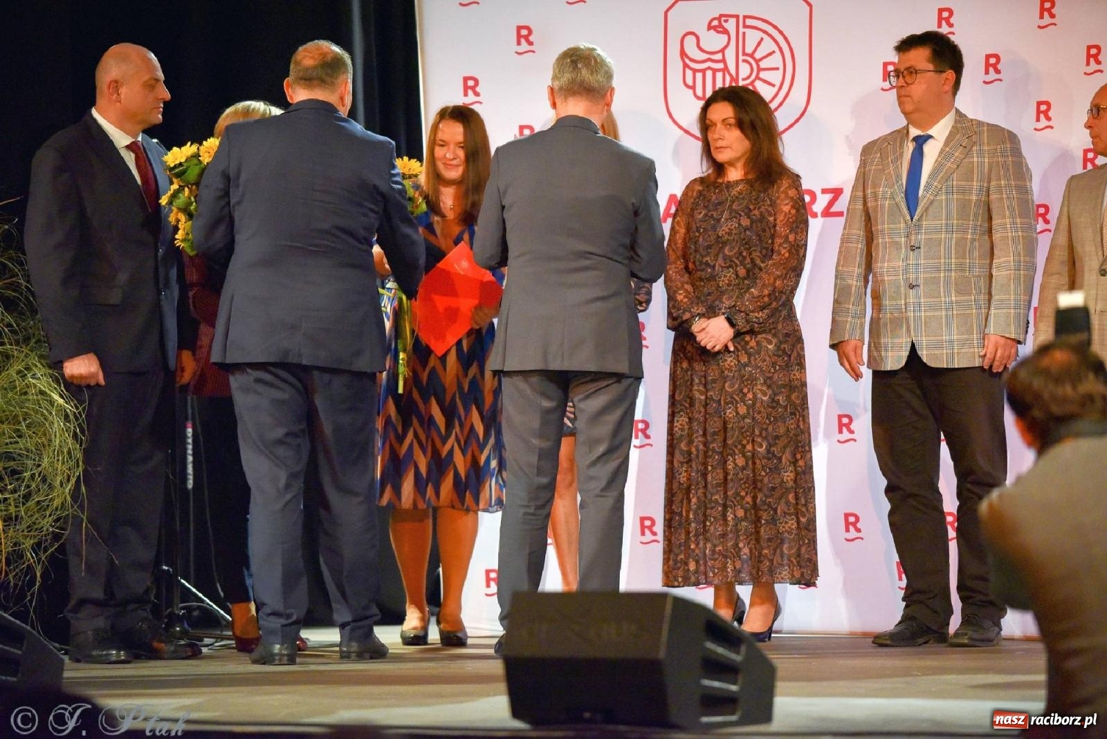 Zdjęcie w galerii na portalu naszraciborz.pl: Miejskie obchody Dnia Edukacji Narodowej i 60. urodziny SP 13 [FOTO i WIDEO] wiadomości z regionu