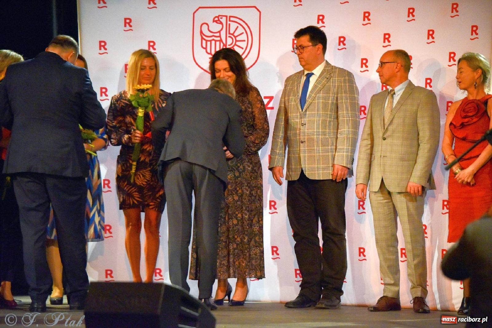 Zdjęcie w galerii na portalu naszraciborz.pl: Miejskie obchody Dnia Edukacji Narodowej i 60. urodziny SP 13 [FOTO i WIDEO] wiadomości z regionu