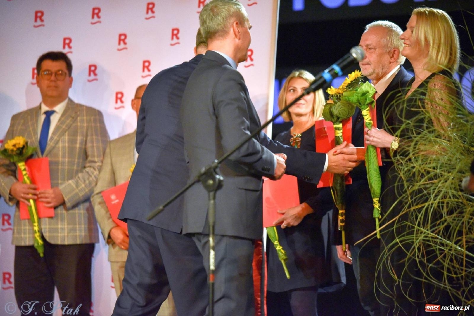Zdjęcie w galerii na portalu naszraciborz.pl: Miejskie obchody Dnia Edukacji Narodowej i 60. urodziny SP 13 [FOTO i WIDEO] wiadomości z regionu