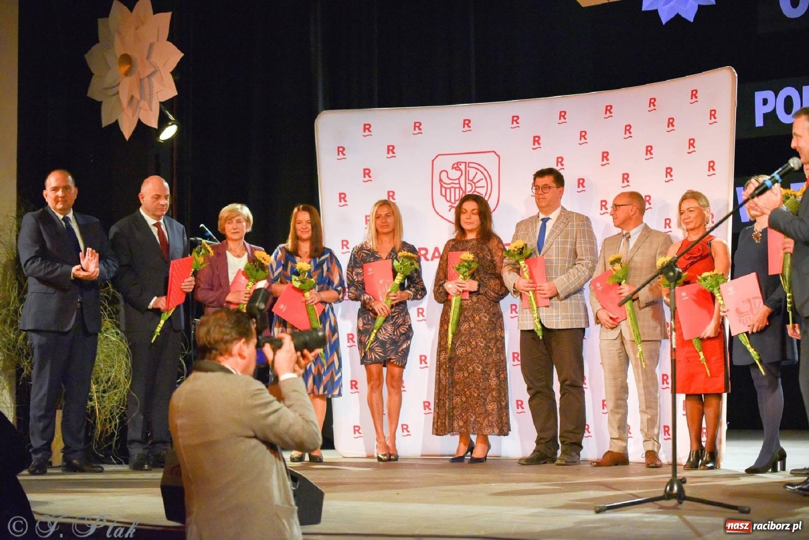 Zdjęcie w galerii na portalu naszraciborz.pl: Miejskie obchody Dnia Edukacji Narodowej i 60. urodziny SP 13 [FOTO i WIDEO] wiadomości z regionu