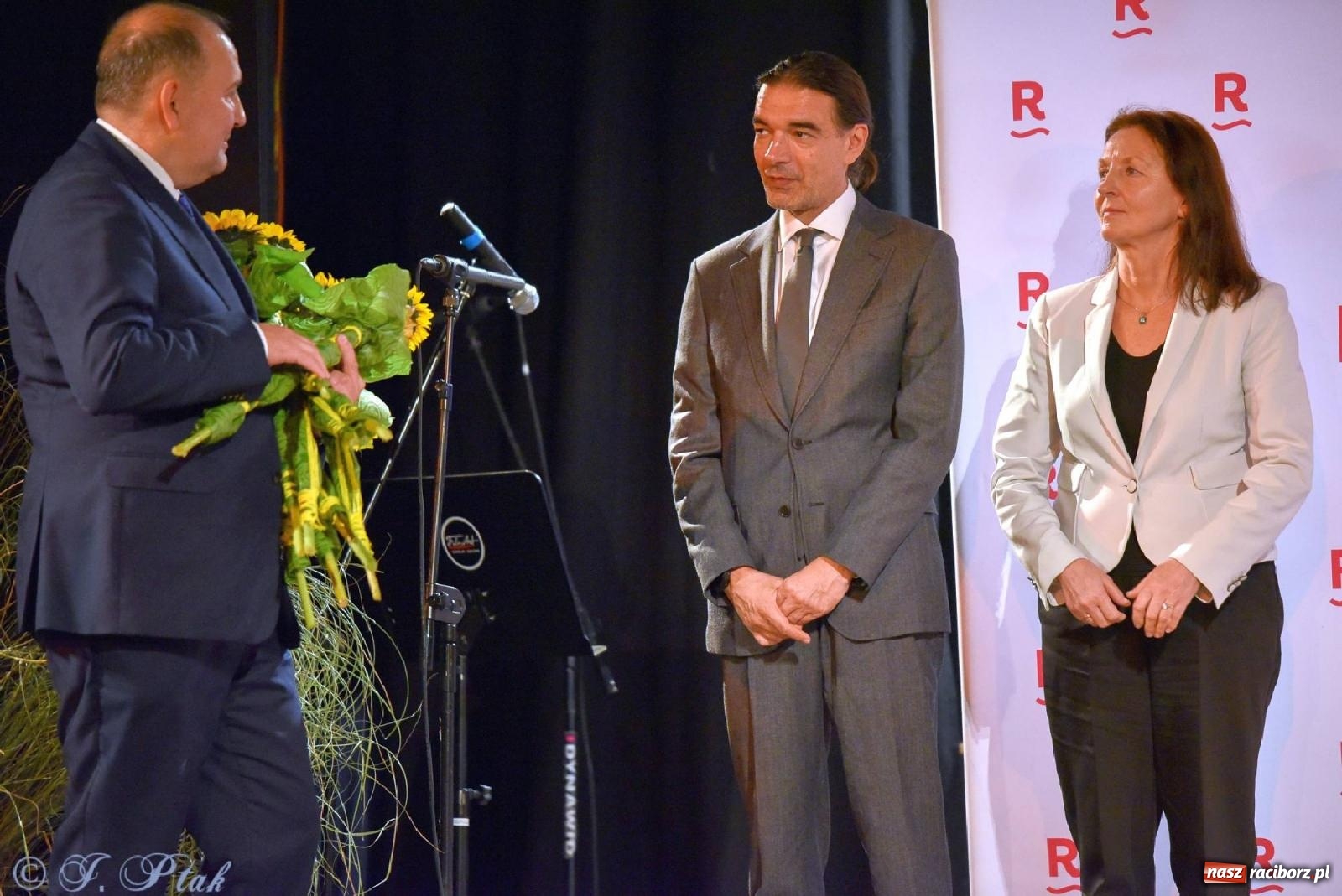 Zdjęcie w galerii na portalu naszraciborz.pl: Miejskie obchody Dnia Edukacji Narodowej i 60. urodziny SP 13 [FOTO i WIDEO] wiadomości z regionu