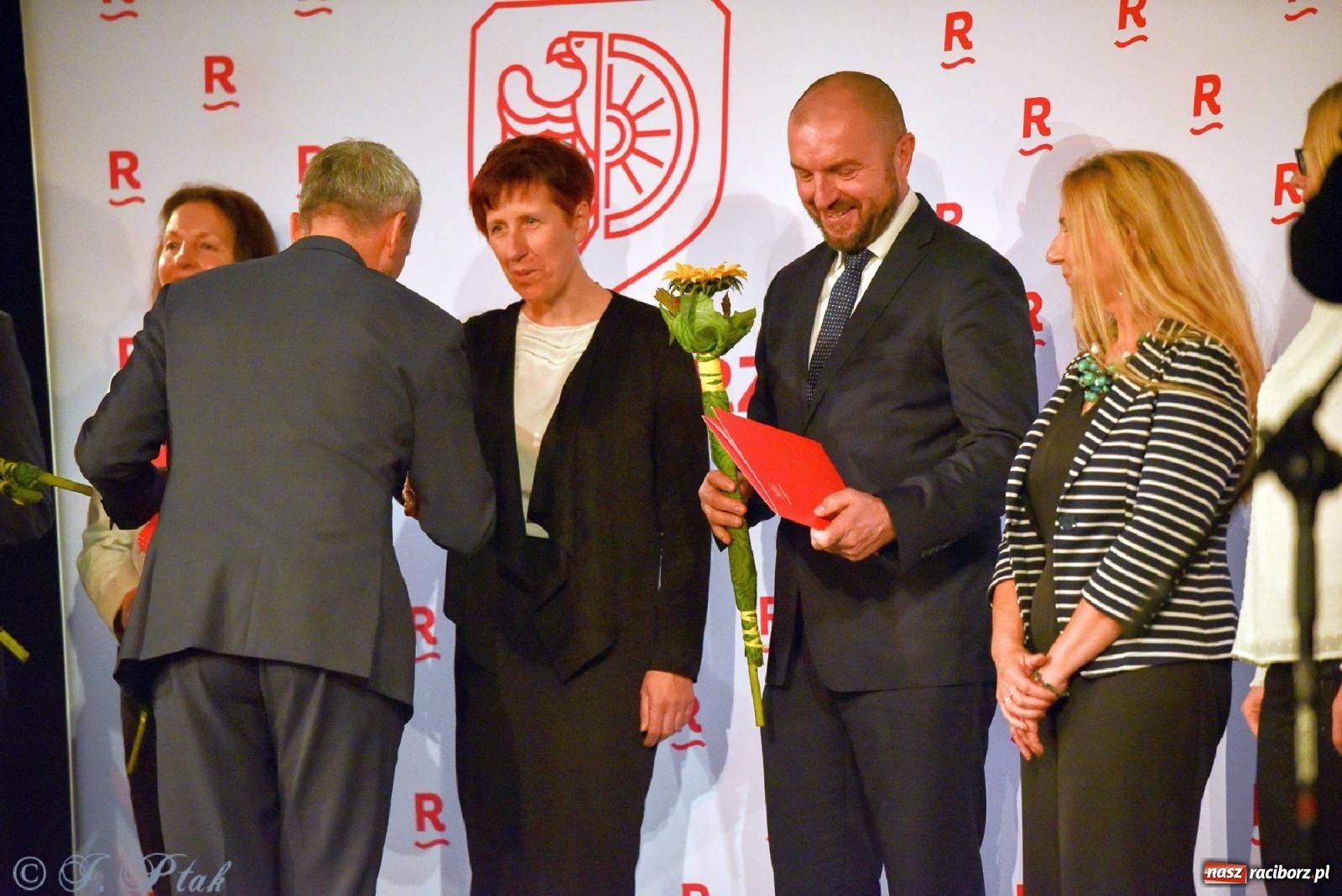 Zdjęcie w galerii na portalu naszraciborz.pl: Miejskie obchody Dnia Edukacji Narodowej i 60. urodziny SP 13 [FOTO i WIDEO] wiadomości z regionu
