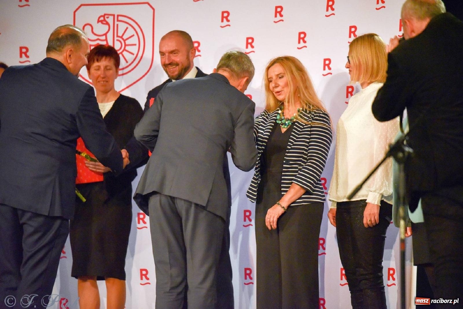 Zdjęcie w galerii na portalu naszraciborz.pl: Miejskie obchody Dnia Edukacji Narodowej i 60. urodziny SP 13 [FOTO i WIDEO] wiadomości z regionu