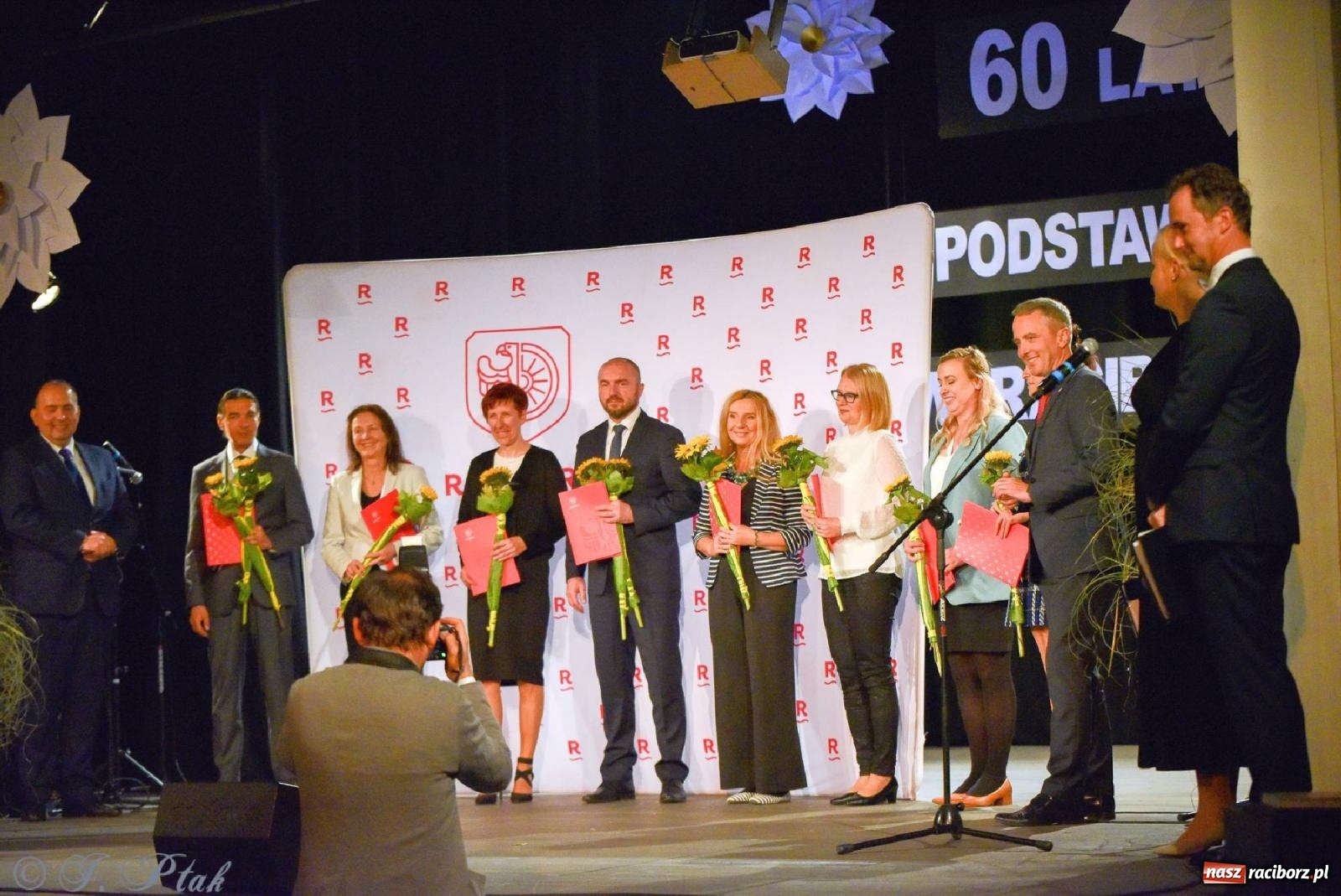 Zdjęcie w galerii na portalu naszraciborz.pl: Miejskie obchody Dnia Edukacji Narodowej i 60. urodziny SP 13 [FOTO i WIDEO] wiadomości z regionu