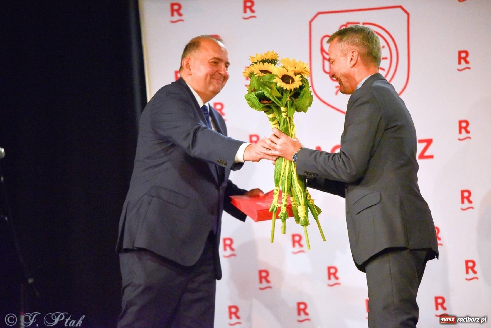 Zdjęcie w galerii na portalu naszraciborz.pl: Miejskie obchody Dnia Edukacji Narodowej i 60. urodziny SP 13 [FOTO i WIDEO] wiadomości z regionu