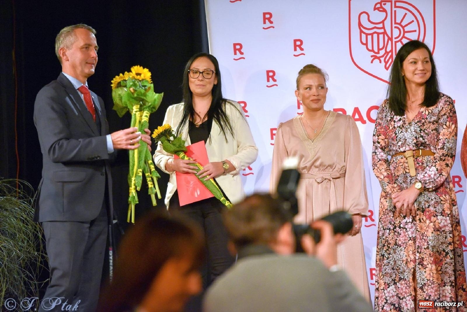 Zdjęcie w galerii na portalu naszraciborz.pl: Miejskie obchody Dnia Edukacji Narodowej i 60. urodziny SP 13 [FOTO i WIDEO] wiadomości z regionu
