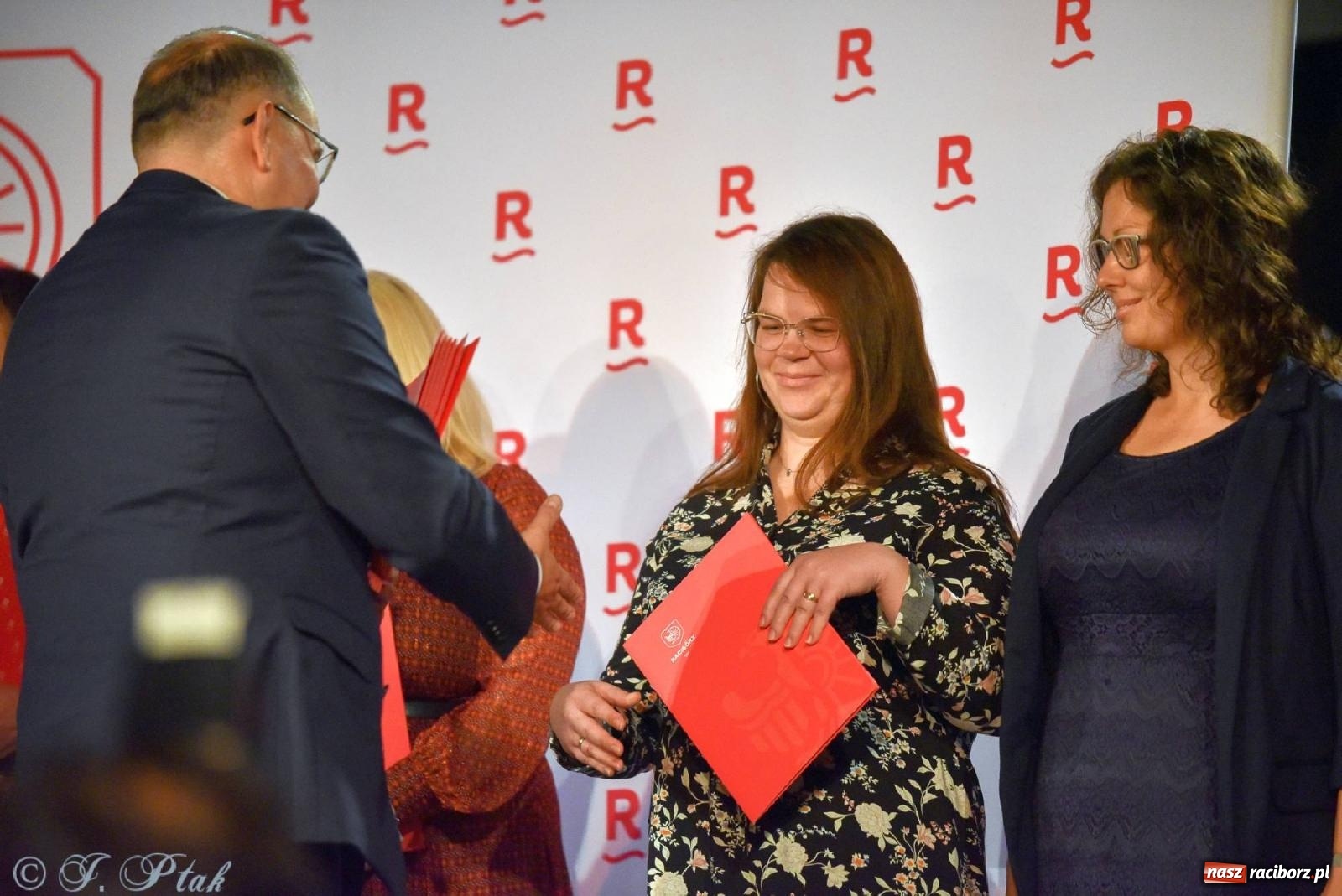 Zdjęcie w galerii na portalu naszraciborz.pl: Miejskie obchody Dnia Edukacji Narodowej i 60. urodziny SP 13 [FOTO i WIDEO] wiadomości z regionu