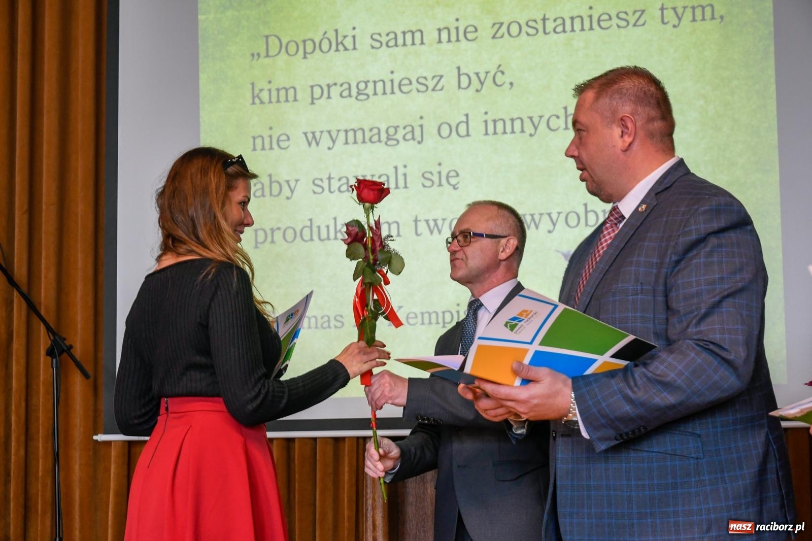 Zdjęcie w galerii na portalu naszraciborz.pl: Powiatowy Dzień Edukacji Narodowej w tym roku w Kasprowiczu [FOTO i WIDEO] wiadomości z regionu