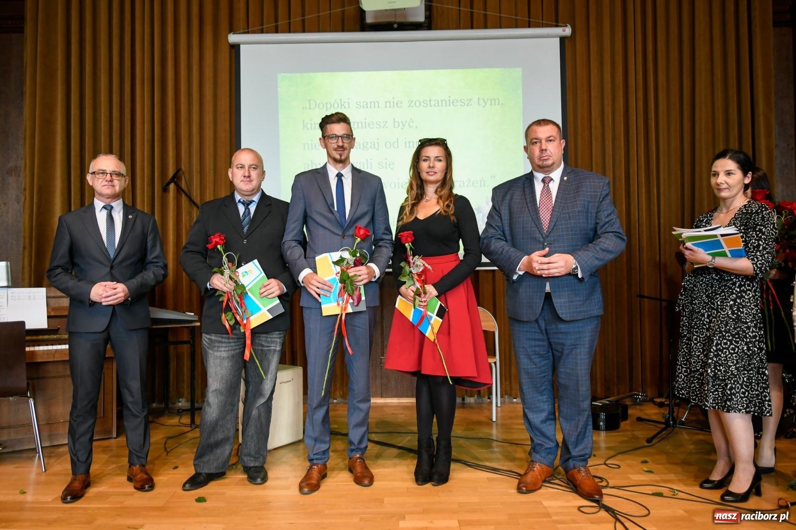 Zdjęcie w galerii na portalu naszraciborz.pl: Powiatowy Dzień Edukacji Narodowej w tym roku w Kasprowiczu [FOTO i WIDEO] wiadomości z regionu
