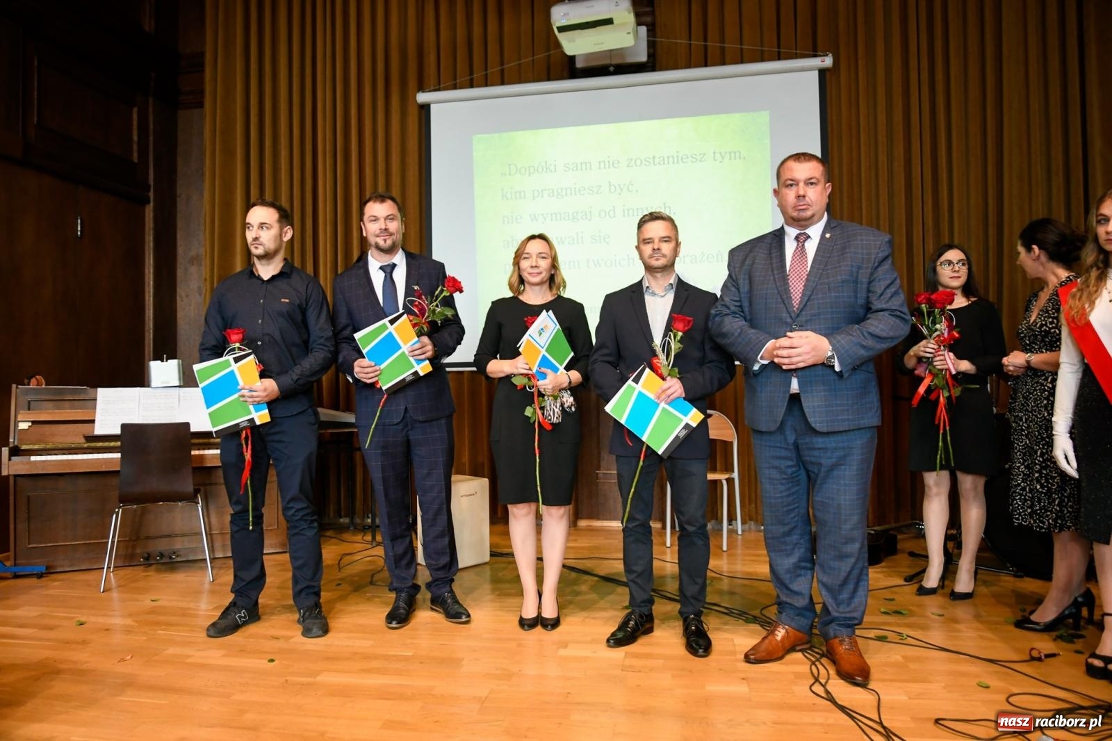 Zdjęcie w galerii na portalu naszraciborz.pl: Powiatowy Dzień Edukacji Narodowej w tym roku w Kasprowiczu [FOTO i WIDEO] wiadomości z regionu