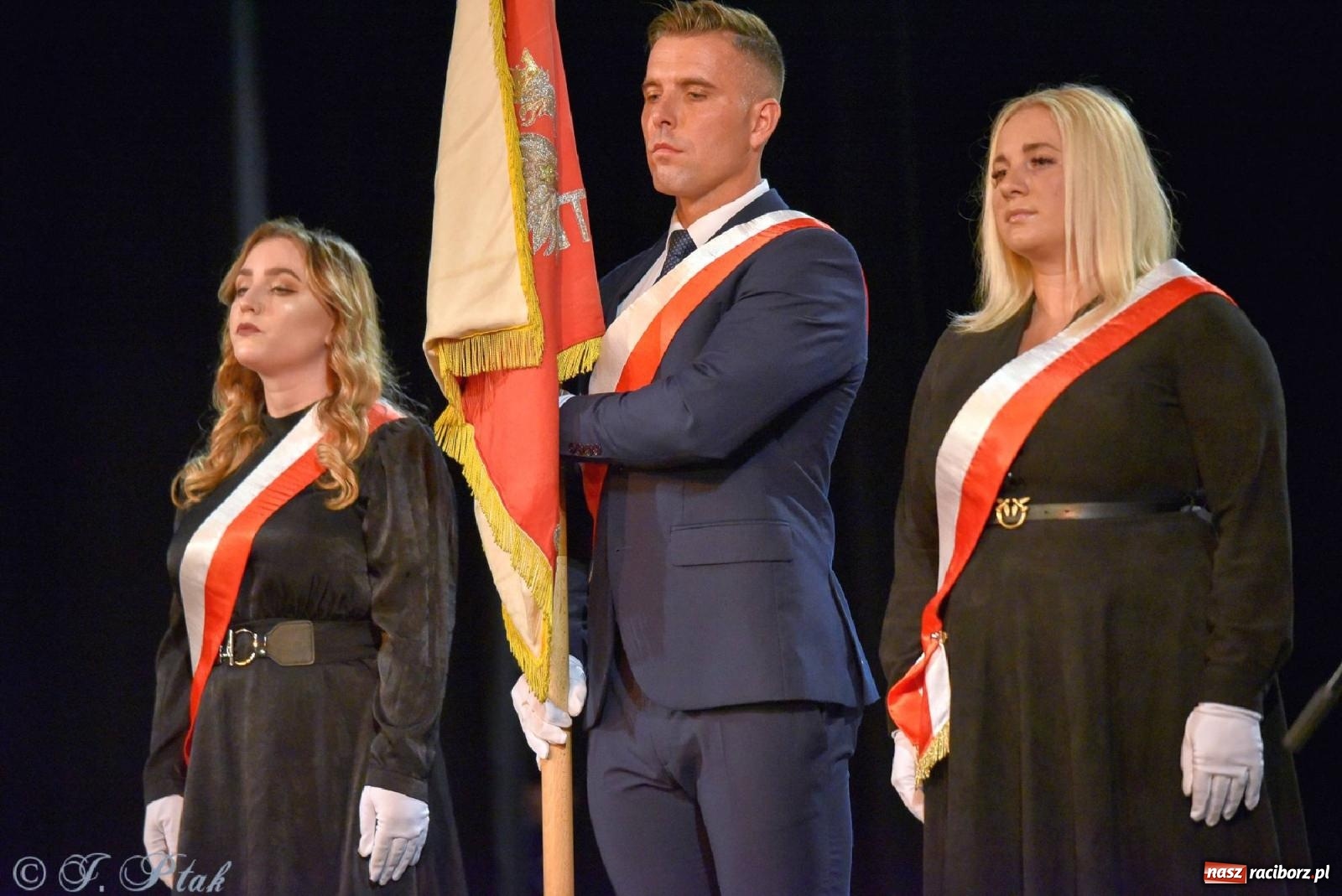 Zdjęcie w galerii na portalu naszraciborz.pl: Taka jest ta Trzynastka. Po prostu szczęśliwa wiadomości z regionu