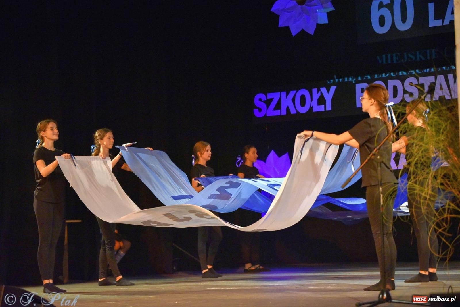 Zdjęcie w galerii na portalu naszraciborz.pl: Taka jest ta Trzynastka. Po prostu szczęśliwa wiadomości z regionu