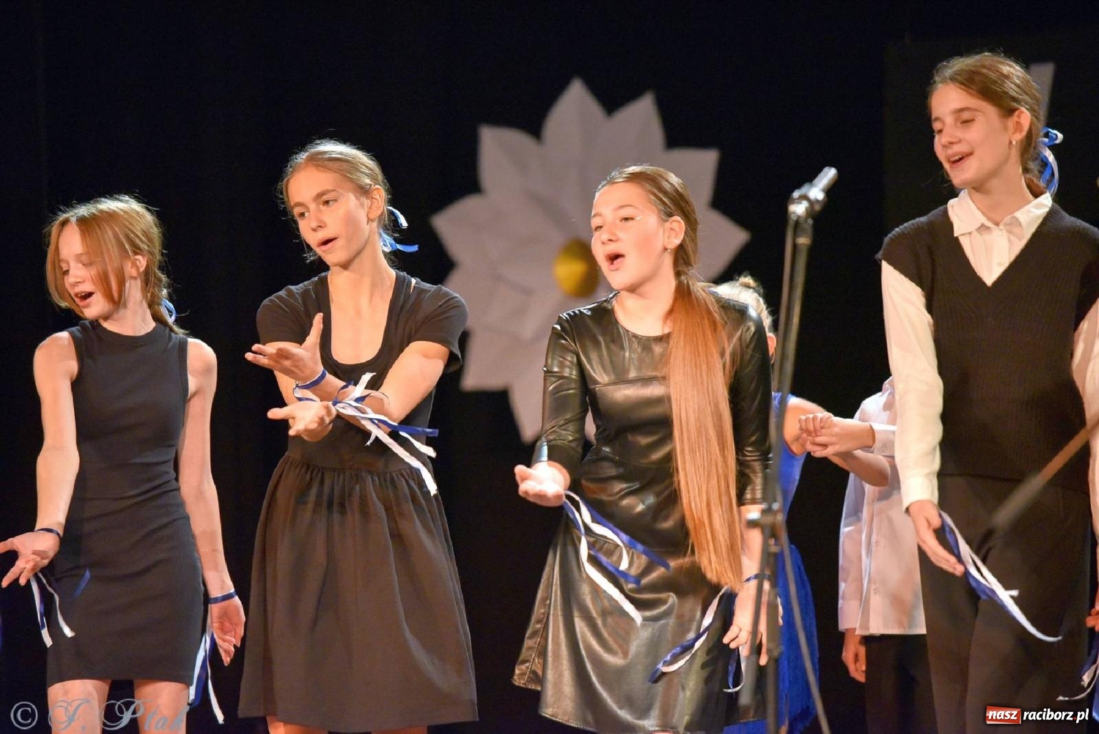 Zdjęcie w galerii na portalu naszraciborz.pl: Taka jest ta Trzynastka. Po prostu szczęśliwa wiadomości z regionu