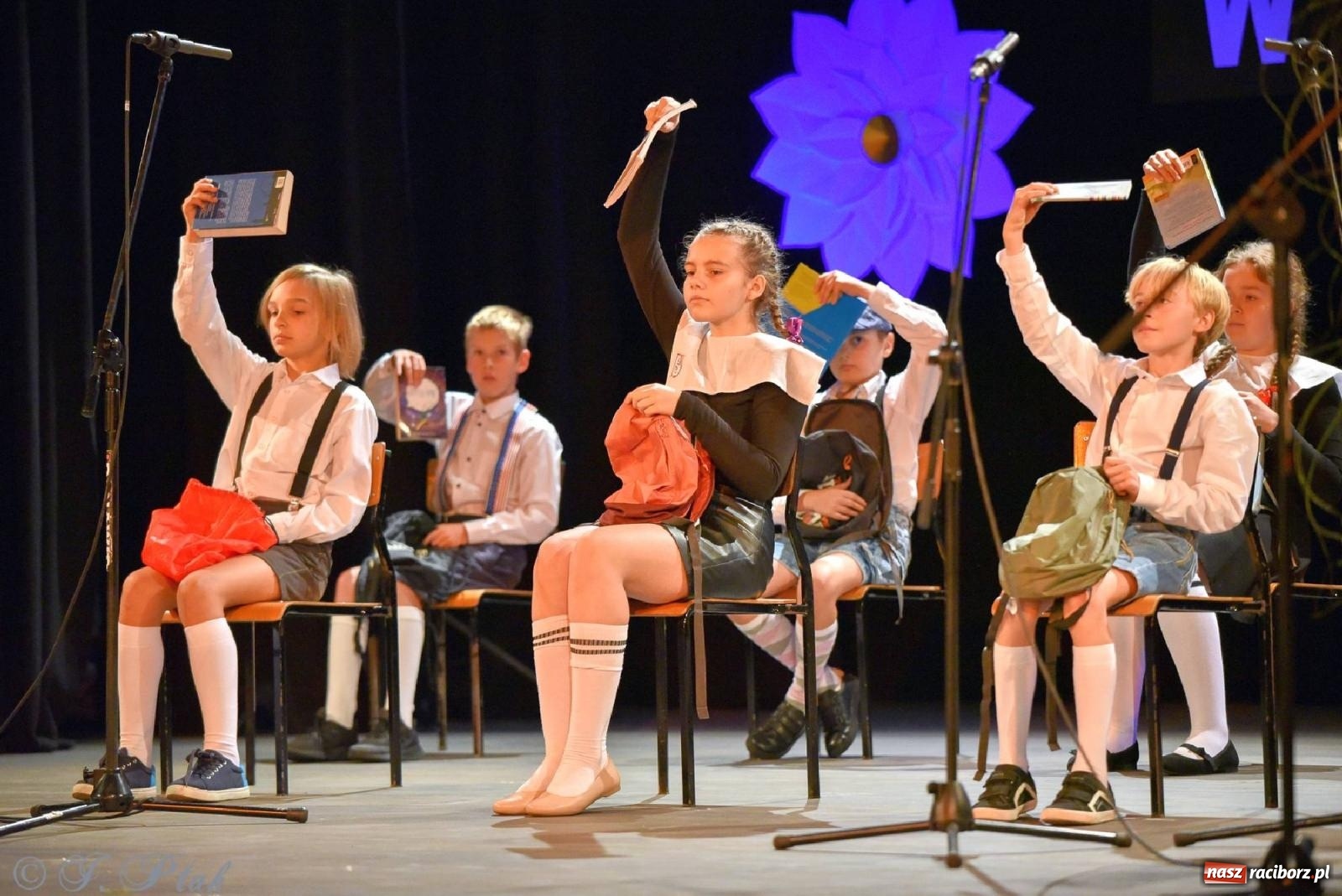 Zdjęcie w galerii na portalu naszraciborz.pl: Taka jest ta Trzynastka. Po prostu szczęśliwa wiadomości z regionu