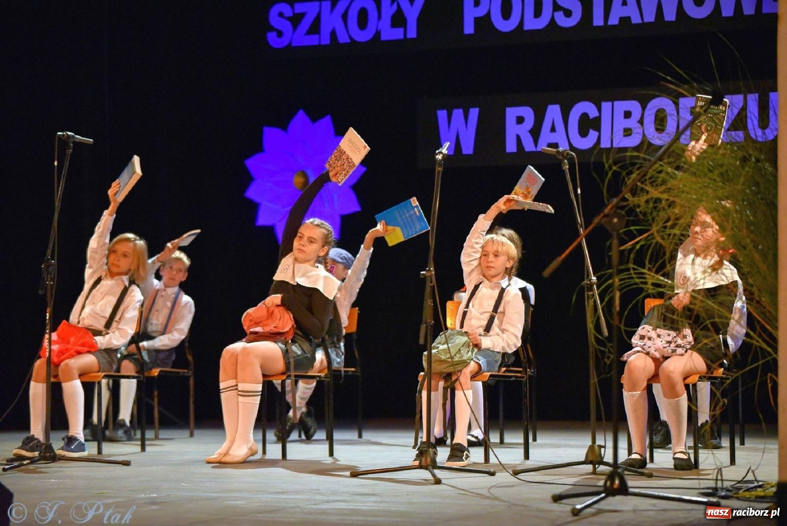 Zdjęcie w galerii na portalu naszraciborz.pl: Taka jest ta Trzynastka. Po prostu szczęśliwa wiadomości z regionu