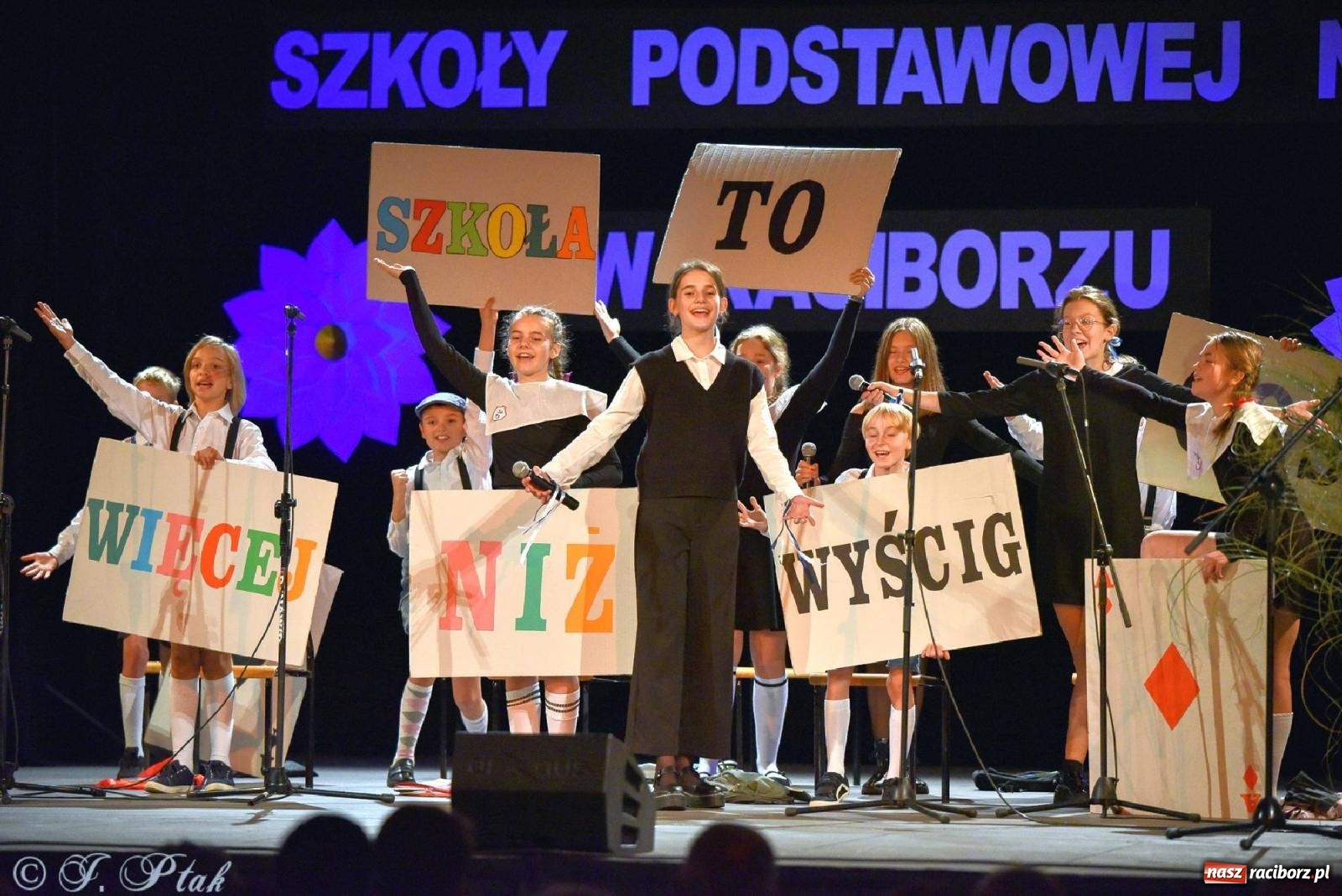 Zdjęcie w galerii na portalu naszraciborz.pl: Taka jest ta Trzynastka. Po prostu szczęśliwa wiadomości z regionu