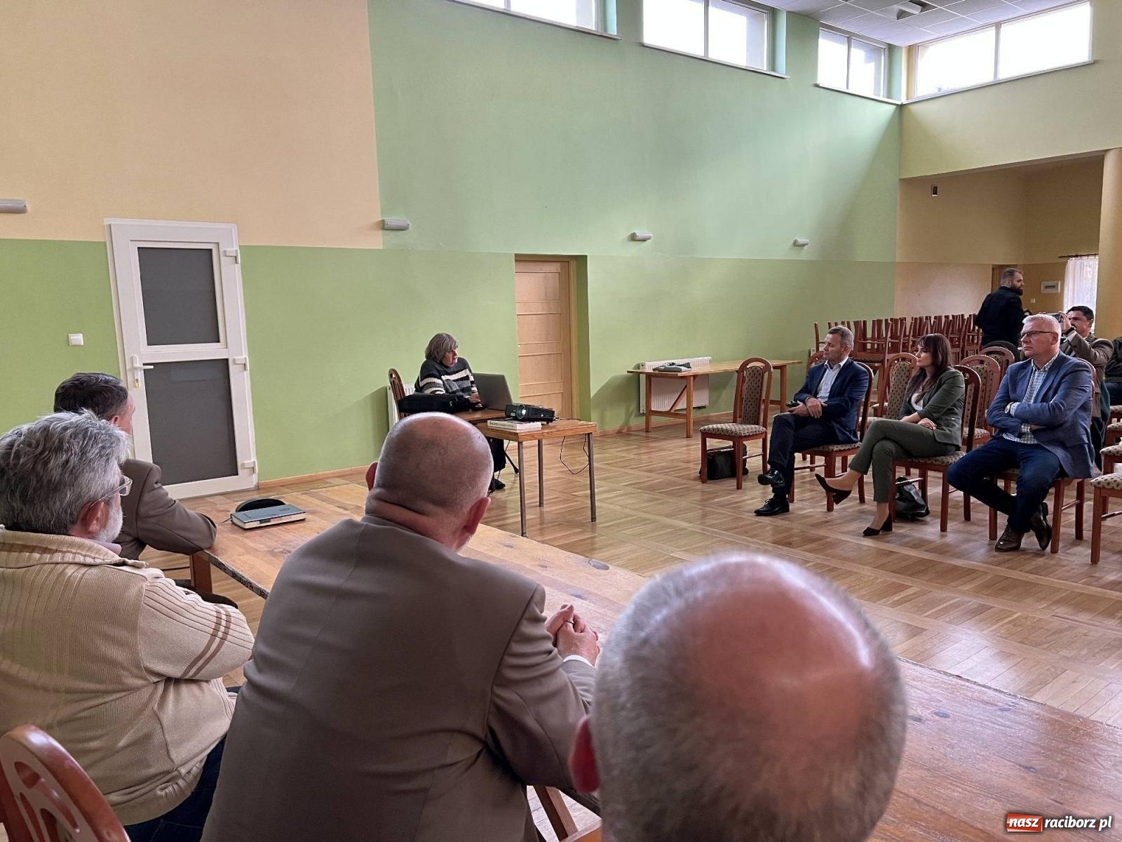 Zdjęcie w galerii na portalu naszraciborz.pl: Żubry zawitają do Brzezia we wrześniu przyszłego roku wiadomości z regionu