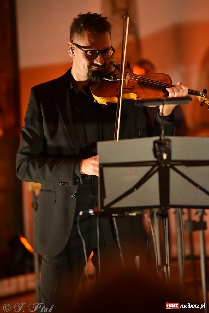 Zdjęcie w galerii na portalu naszraciborz.pl: Fuzja klasyki i elektroniki w raciborskim Muzeum [FOTO i WIDEO] wiadomości z regionu