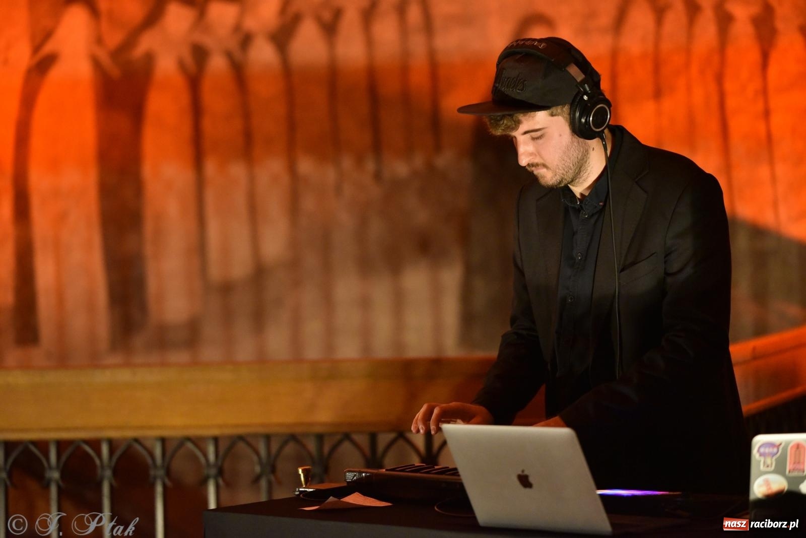 Zdjęcie w galerii na portalu naszraciborz.pl: Fuzja klasyki i elektroniki w raciborskim Muzeum [FOTO i WIDEO] wiadomości z regionu