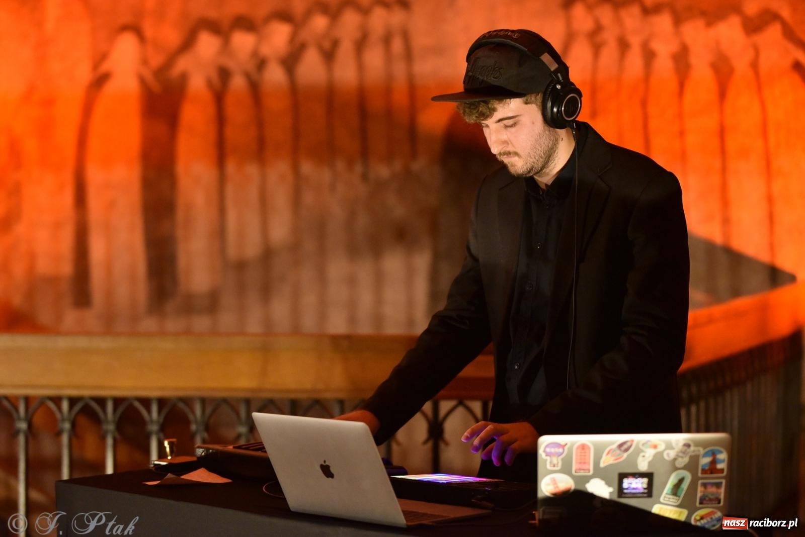 Zdjęcie w galerii na portalu naszraciborz.pl: Fuzja klasyki i elektroniki w raciborskim Muzeum [FOTO i WIDEO] wiadomości z regionu