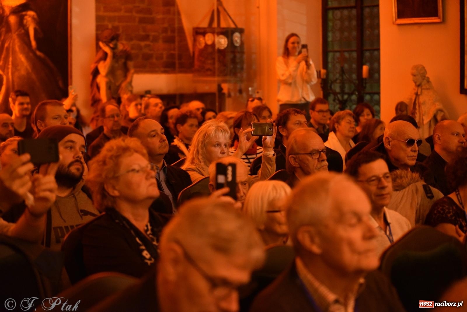 Zdjęcie w galerii na portalu naszraciborz.pl: Fuzja klasyki i elektroniki w raciborskim Muzeum [FOTO i WIDEO] wiadomości z regionu