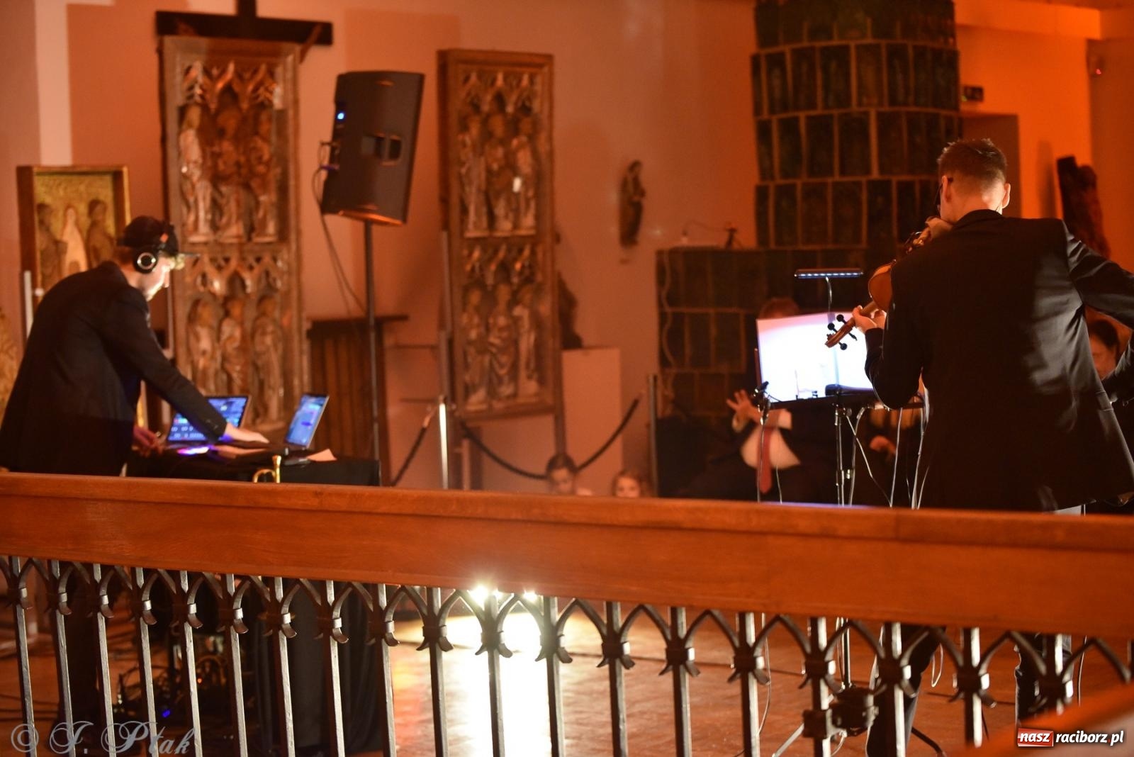 Zdjęcie w galerii na portalu naszraciborz.pl: Fuzja klasyki i elektroniki w raciborskim Muzeum [FOTO i WIDEO] wiadomości z regionu