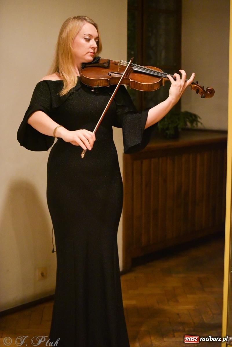 Zdjęcie w galerii na portalu naszraciborz.pl: Fuzja klasyki i elektroniki w raciborskim Muzeum [FOTO i WIDEO] wiadomości z regionu