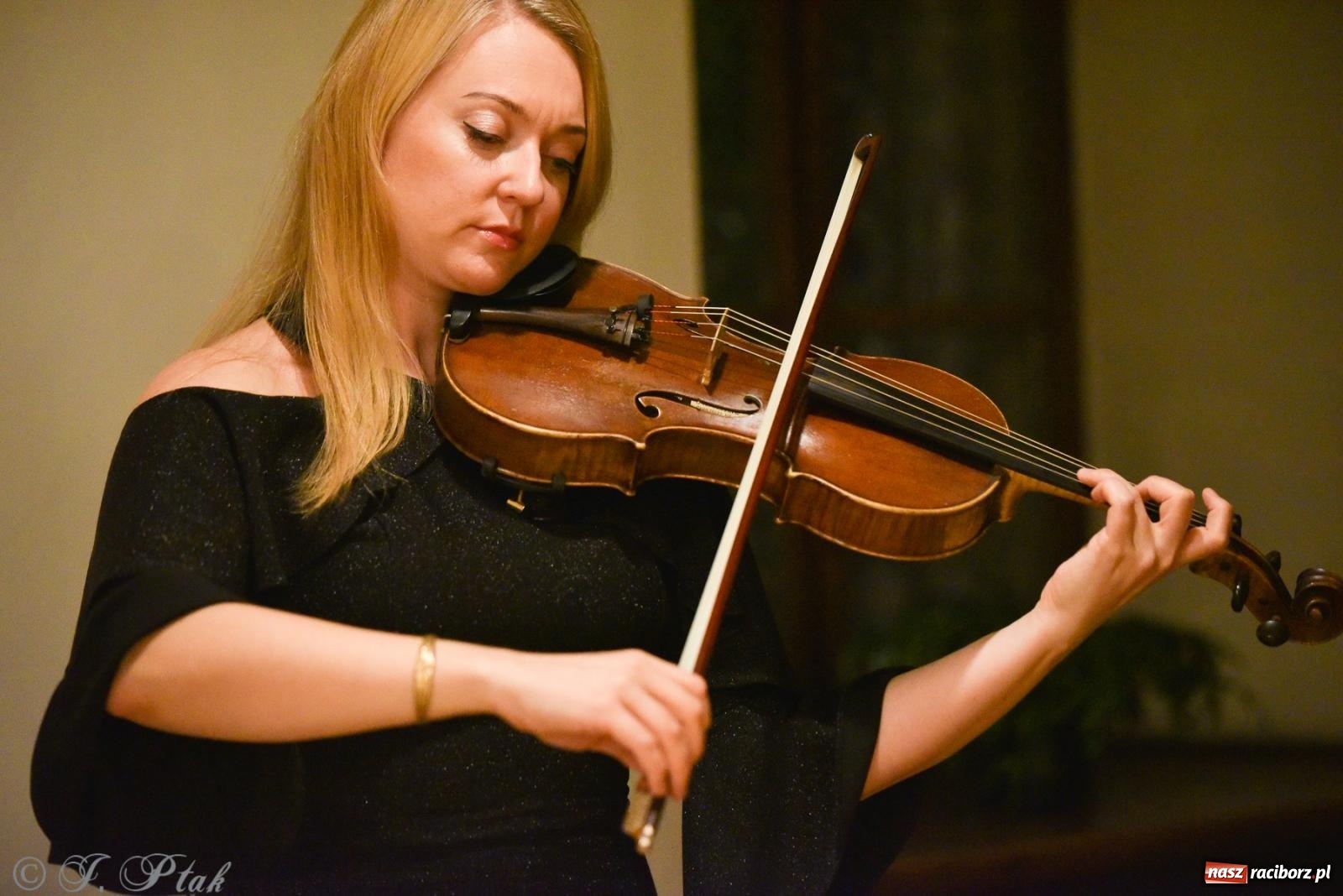 Zdjęcie w galerii na portalu naszraciborz.pl: Fuzja klasyki i elektroniki w raciborskim Muzeum [FOTO i WIDEO] wiadomości z regionu