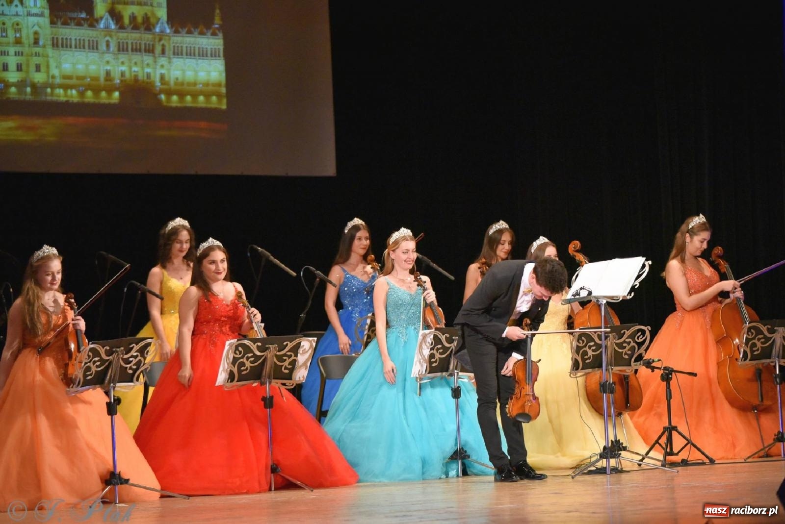 Zdjęcie w galerii na portalu naszraciborz.pl: Magiczny klimat starego Wiednia w RCK-u [FOTO] wiadomości z regionu